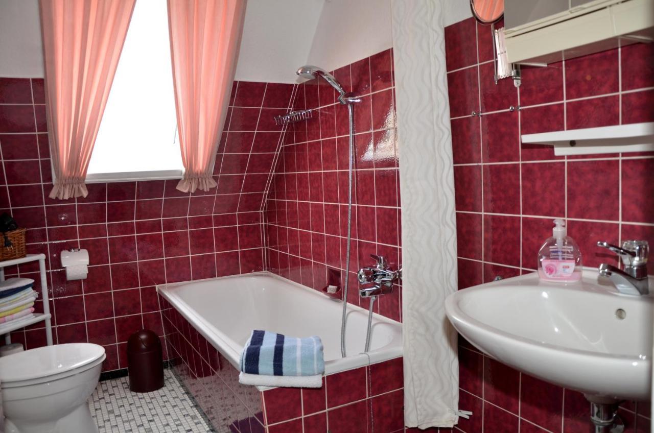 Schultze Apartment *